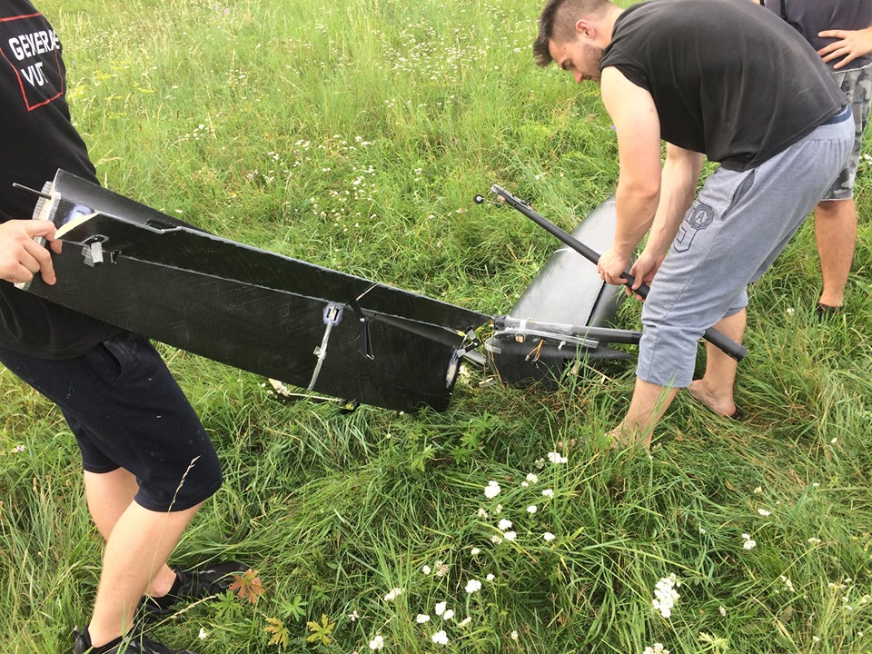 Rozbitý letoun FausT krátce před závody ACC 2019